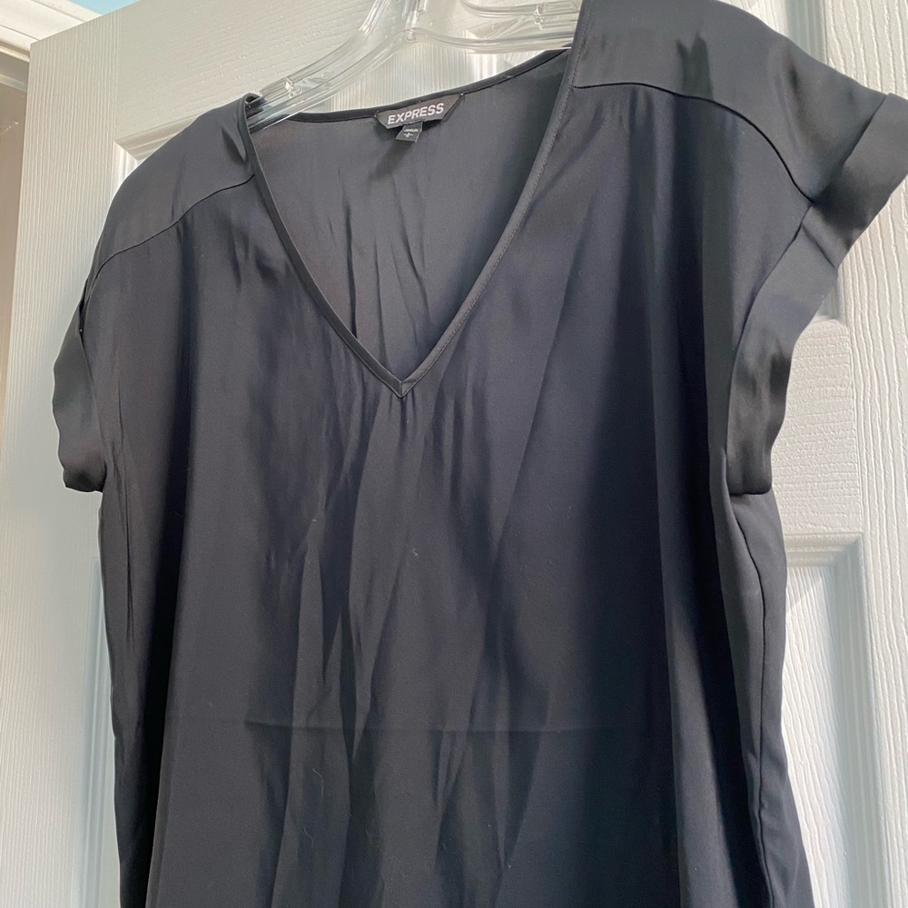 💜 Black cap-sleeve shirt 💜